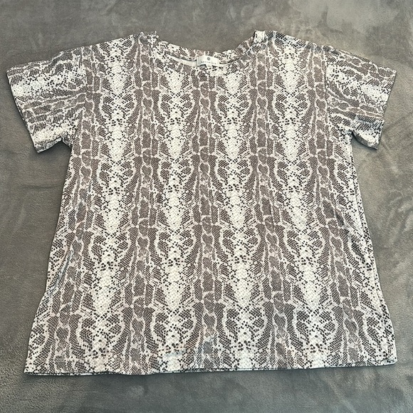 Socialite Crewneck T-Shirt - Grey and White Snake Print - Size Large - Picture 5 of 8